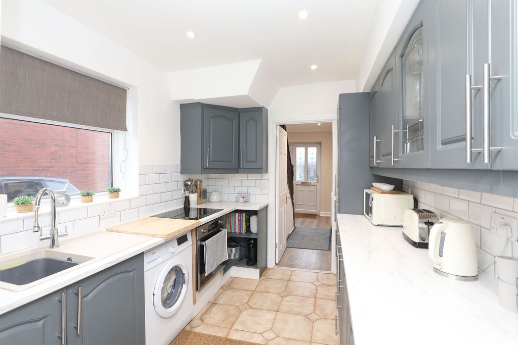 Property photo 3 of 18