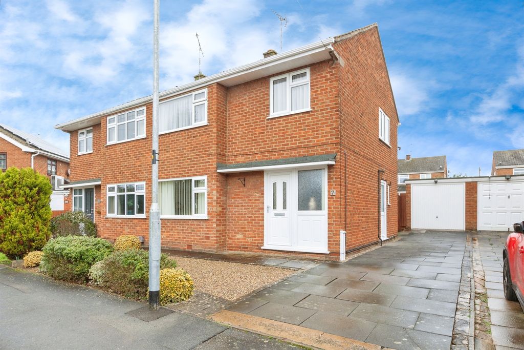 Property photo 2 of 20