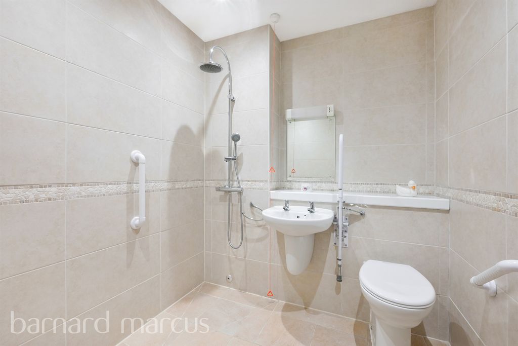 Property photo 3 of 8