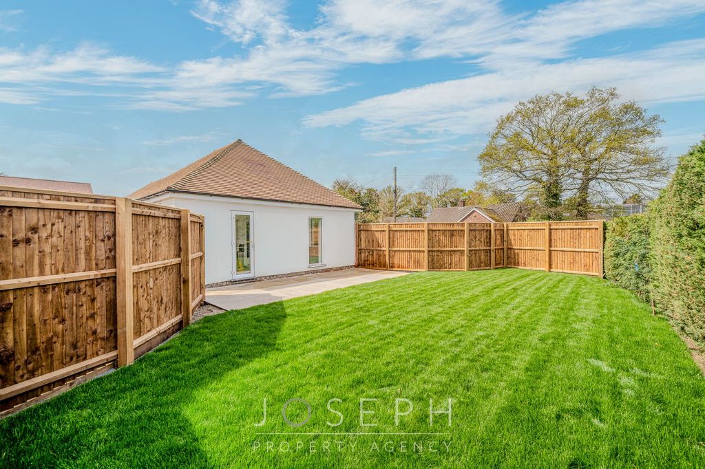 Property photo 3 of 24