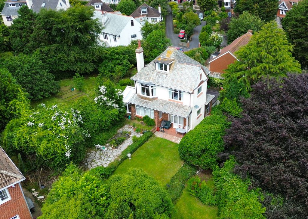 Property photo 2 of 36