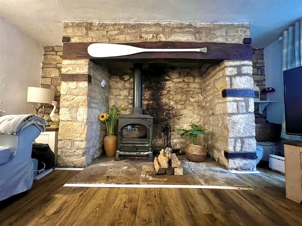 Property photo 3 of 10 Fire Place
