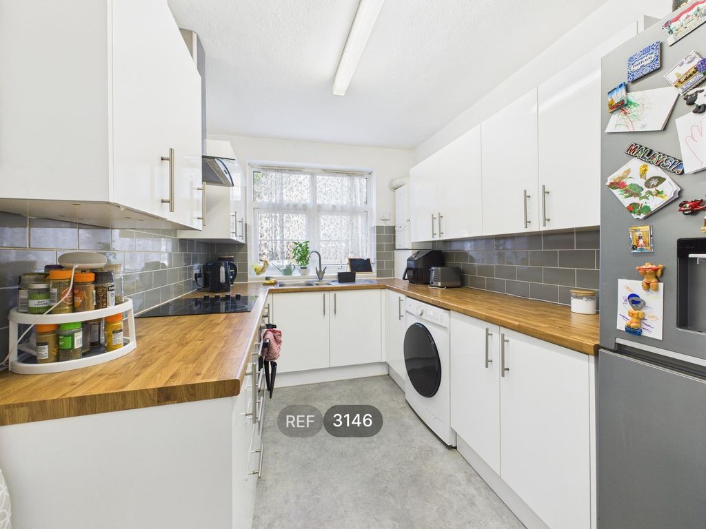 Property photo 2 of 12 Kitchen
