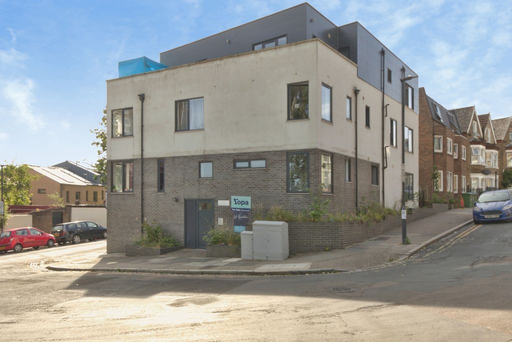 Property photo 1 of 21 Pbox-Img.Jpg