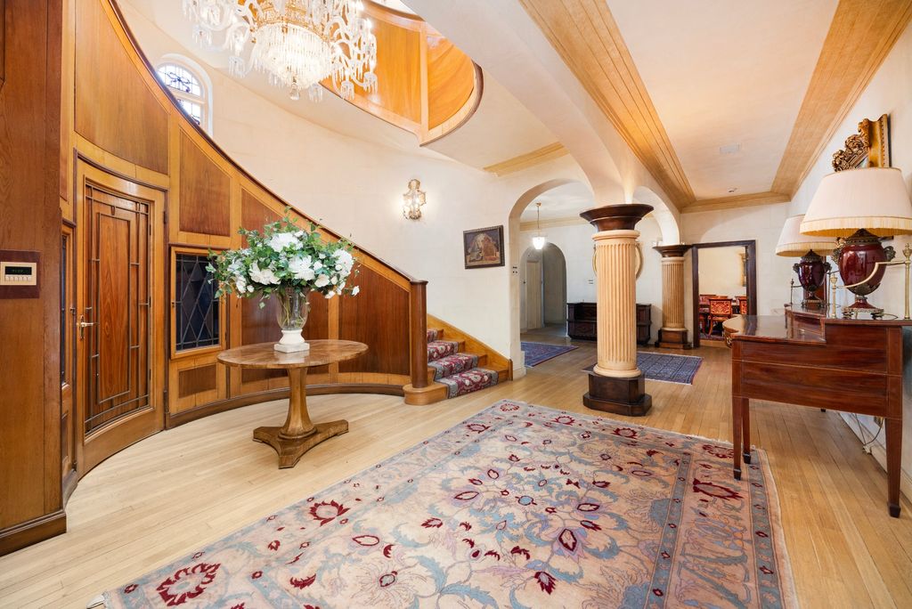 Property photo 3 of 31