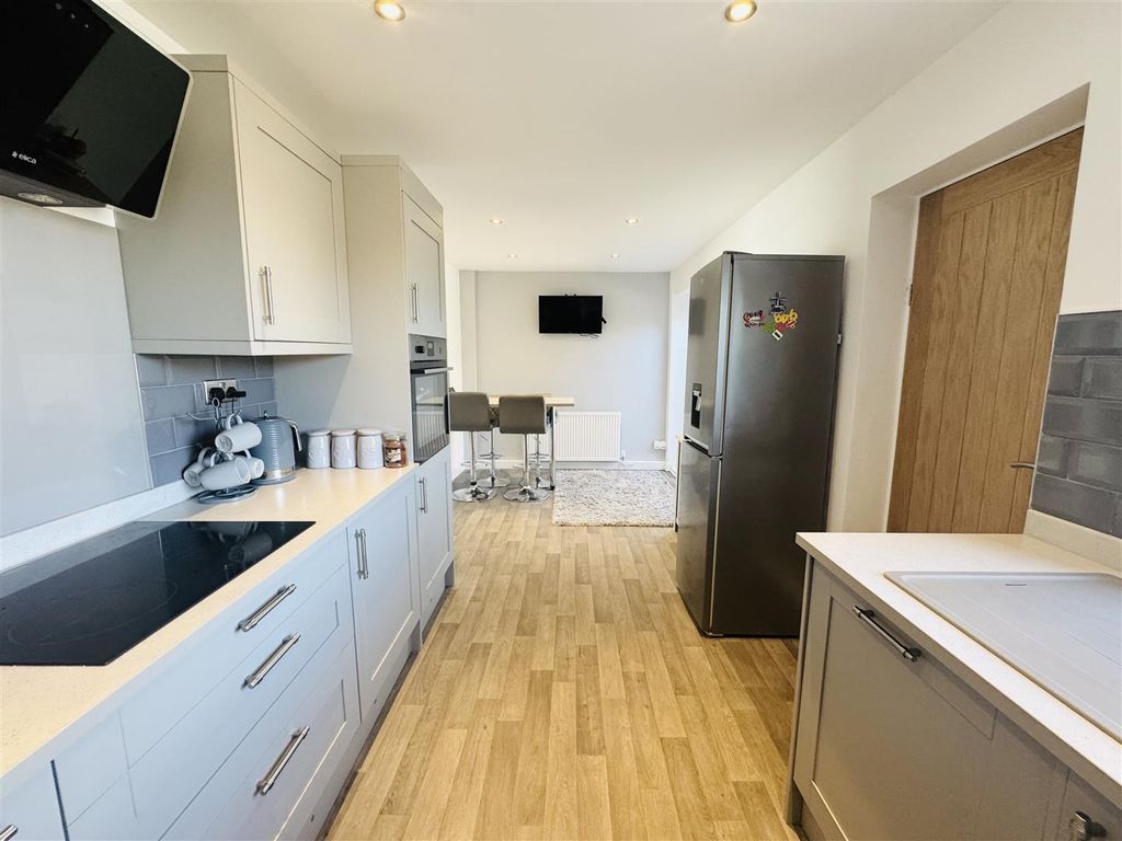 Property photo 2 of 20 Kitchen Diner