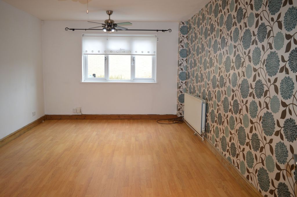 Property photo 3 of 10 Shire Place