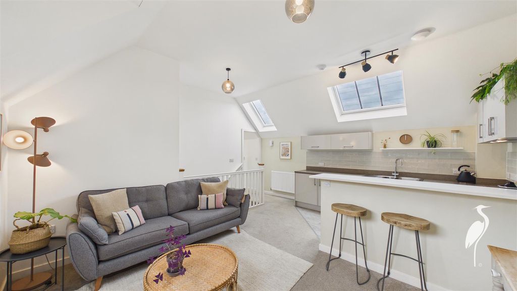 Property photo 2 of 21 Open Plan Lounge And Kitchen