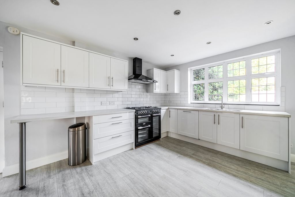 Property photo 2 of 20 1503811-7-6Ab9925...