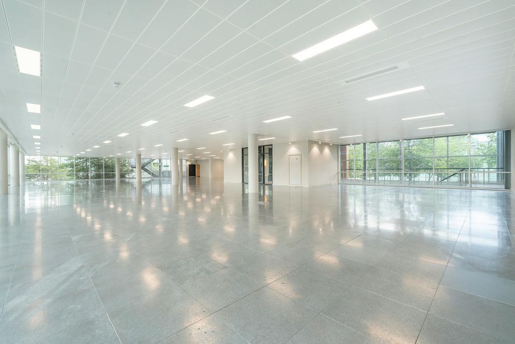 Property photo 2 of 18 Iw120723Gka201.Jpg