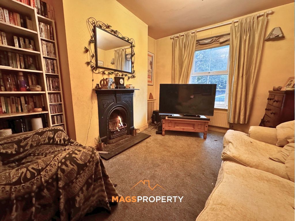 Property photo 2 of 12