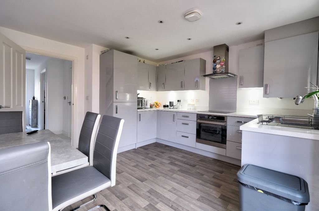 Property photo 3 of 22 Kitchen