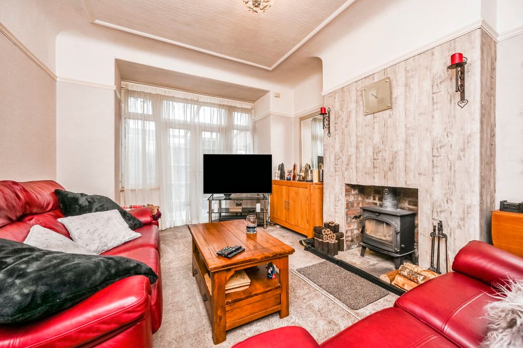 Property photo 2 of 17 Photography