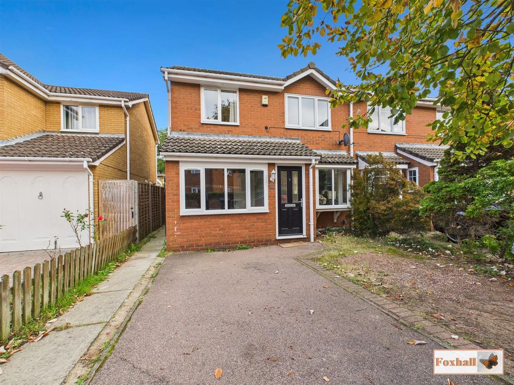 Property photo 1 of 19 Front Garden