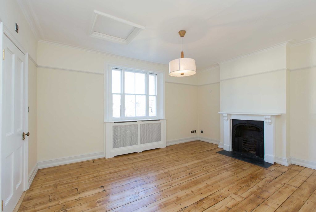 Property photo 3 of 11 Photo