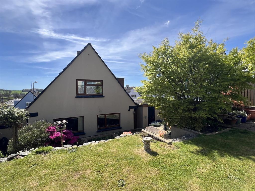 Property photo 1 of 26 Outside