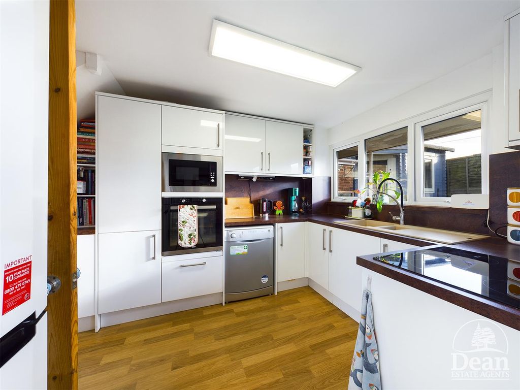Property photo 3 of 12