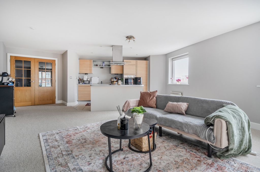 Property photo 3 of 13 1417760-9-6997712...