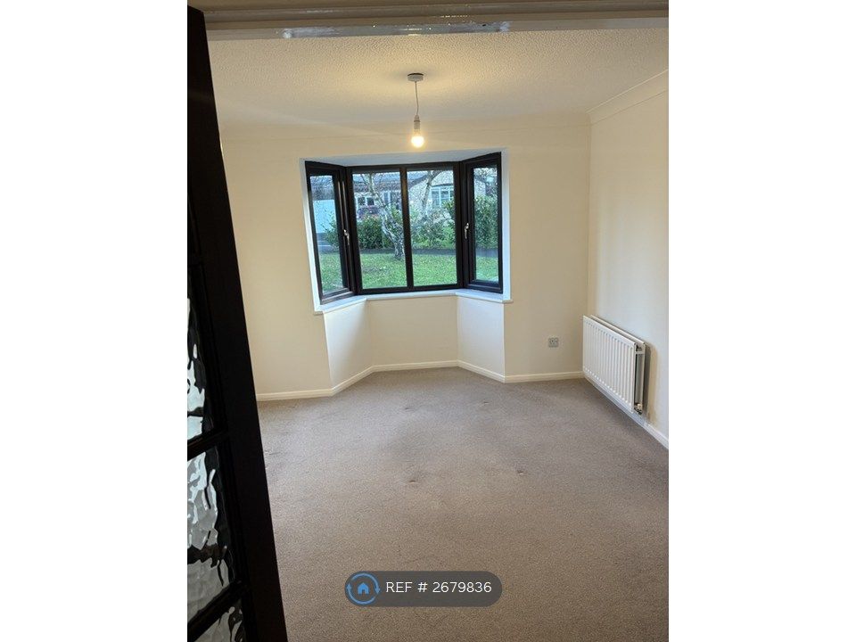 Property photo 3 of 14 Dining Room