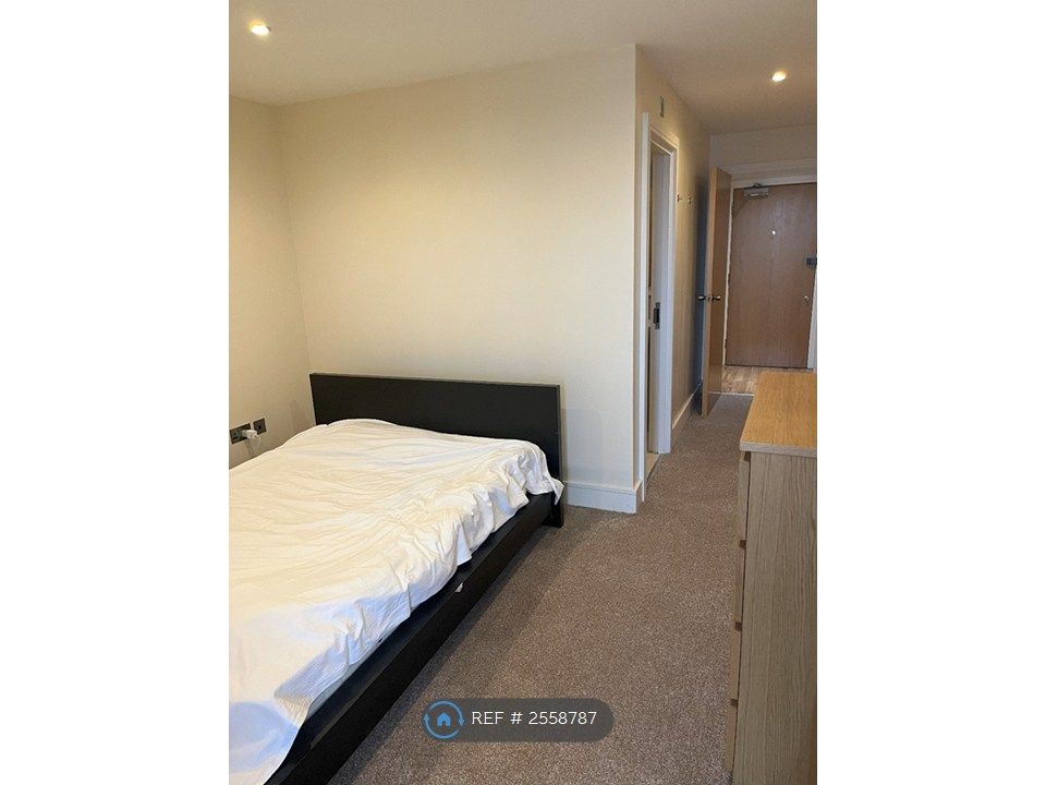 Property photo 3 of 7 Master Bedroom With Double Size Bed