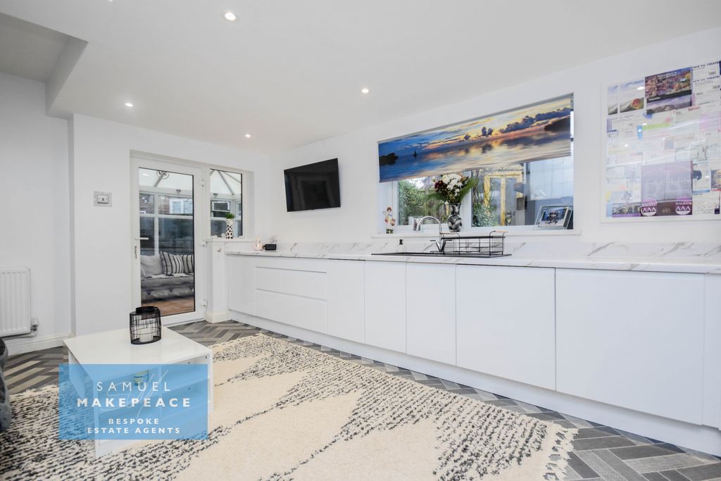 Property photo 3 of 38 5