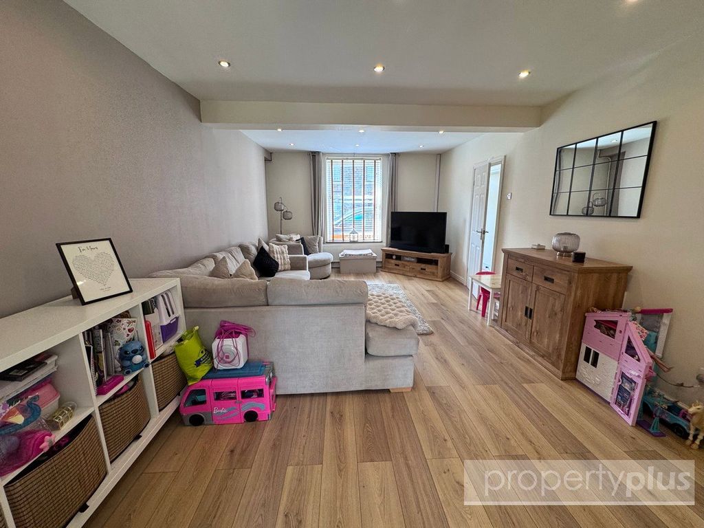 Property photo 3 of 17 Picture No. 09