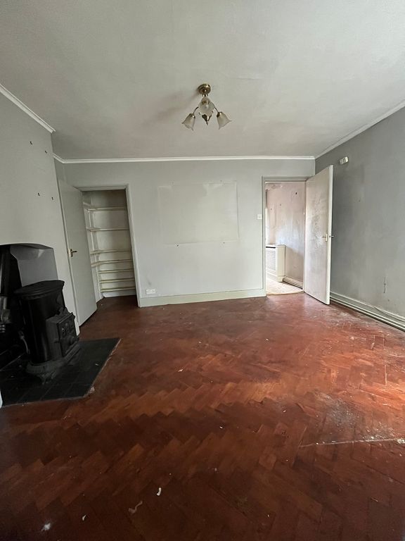 Property photo 3 of 18