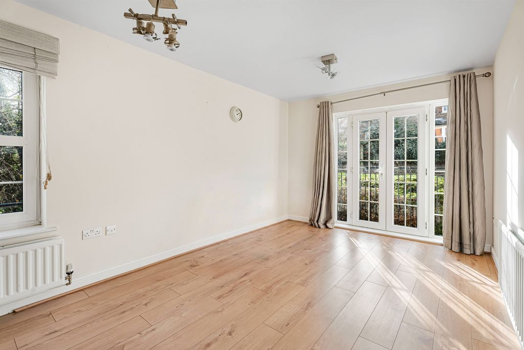 Property photo 3 of 9