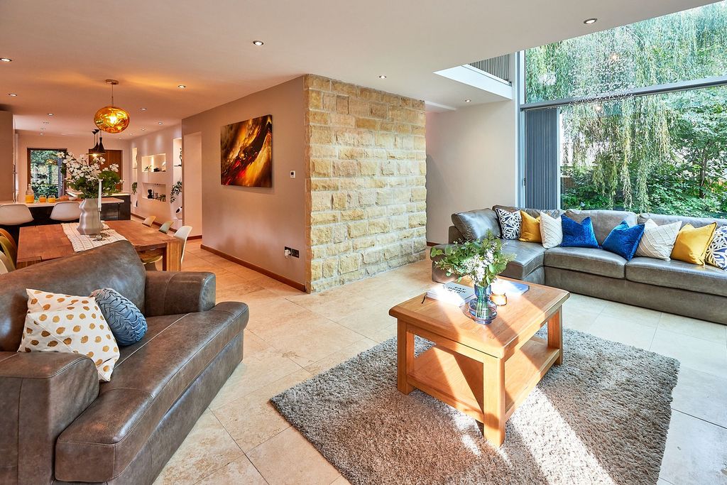 Property photo 2 of 38