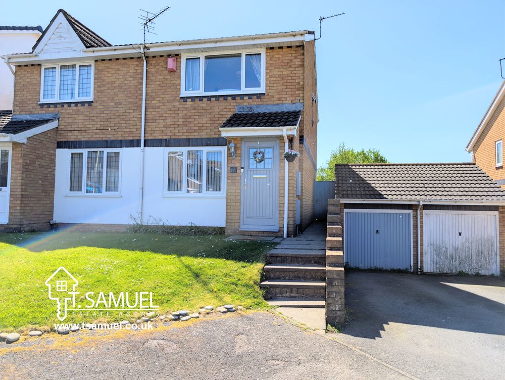 Property photo 1 of 21 Front