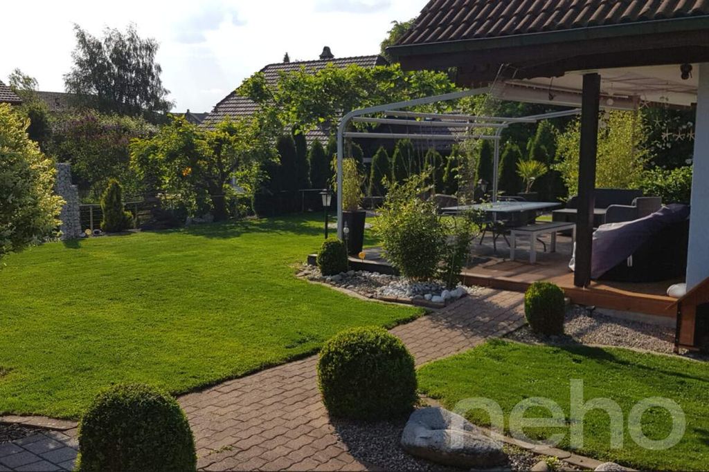 Property photo 3 of 12