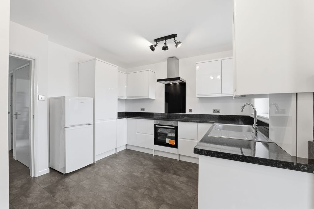 Property photo 2 of 12 P1155169