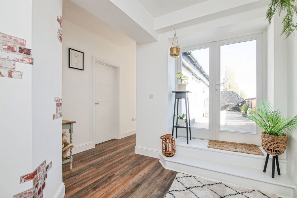Additional image 8 of 3 bed penthouse for saleMallows Grove, Dudley DY1