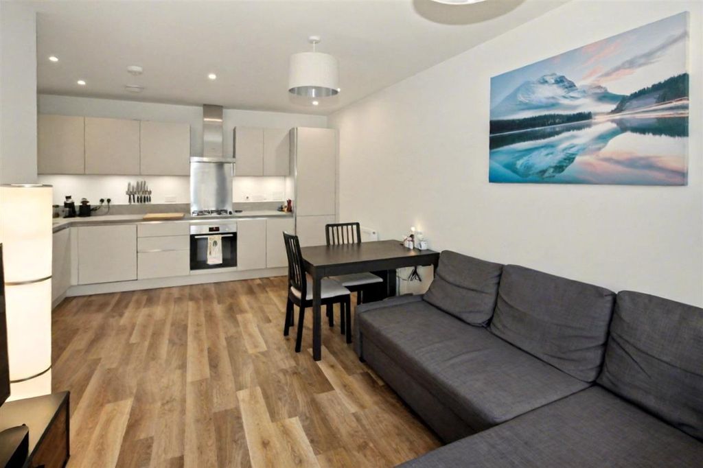 Property photo 2 of 24