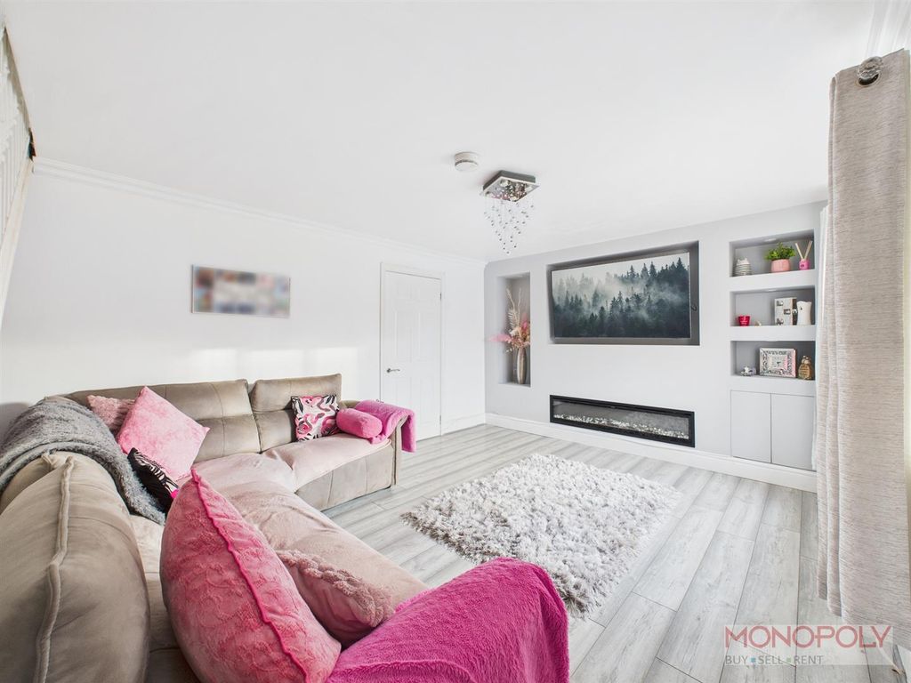 Property photo 2 of 27 Cam04439G0-Pr0205-Still004.Jpg