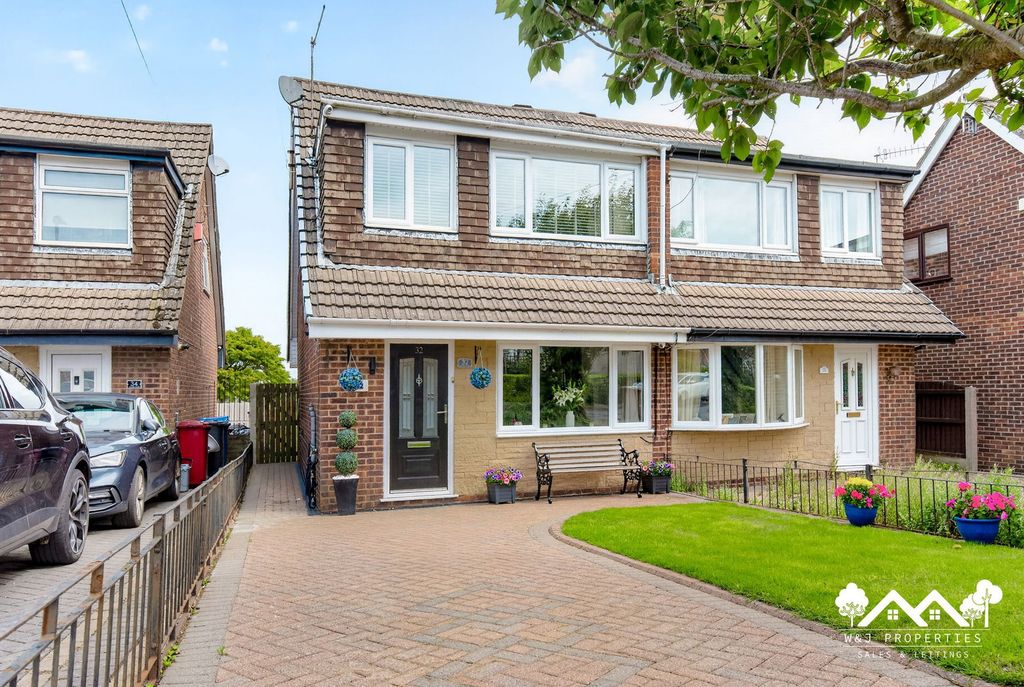 Property photo 1 of 31