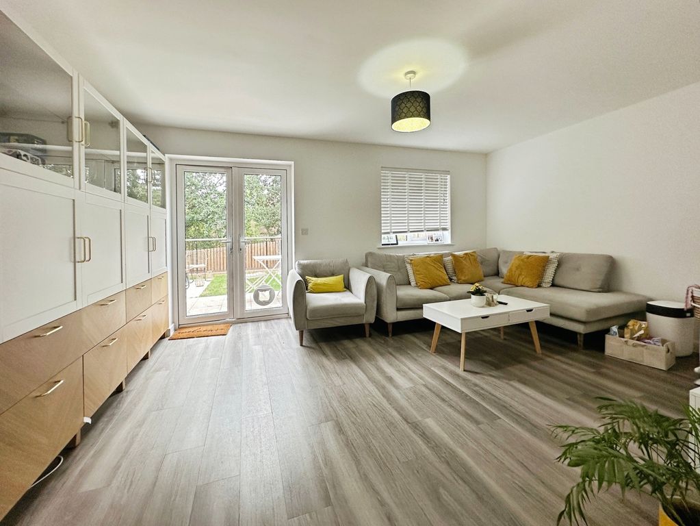 Property photo 2 of 15 Pbox-Img.Jpg