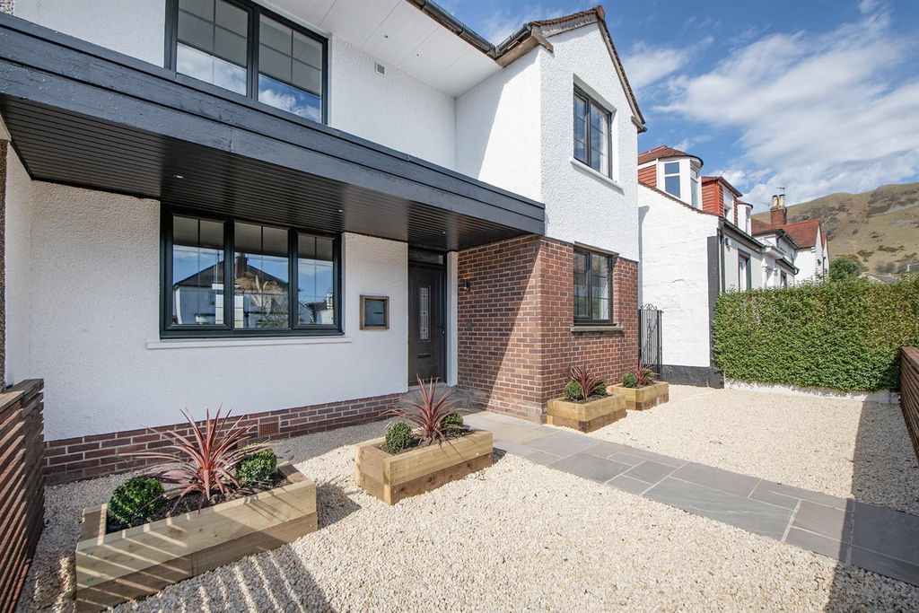 Property photo 1 of 44 Front