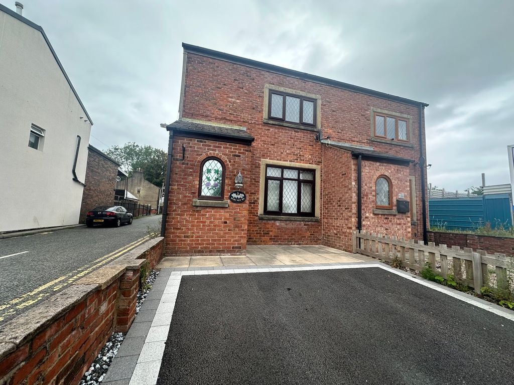 Property photo 1 of 8