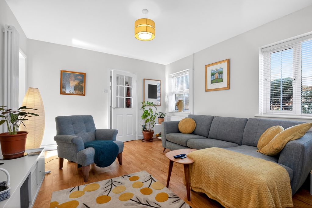 Property photo 3 of 15 Living Room