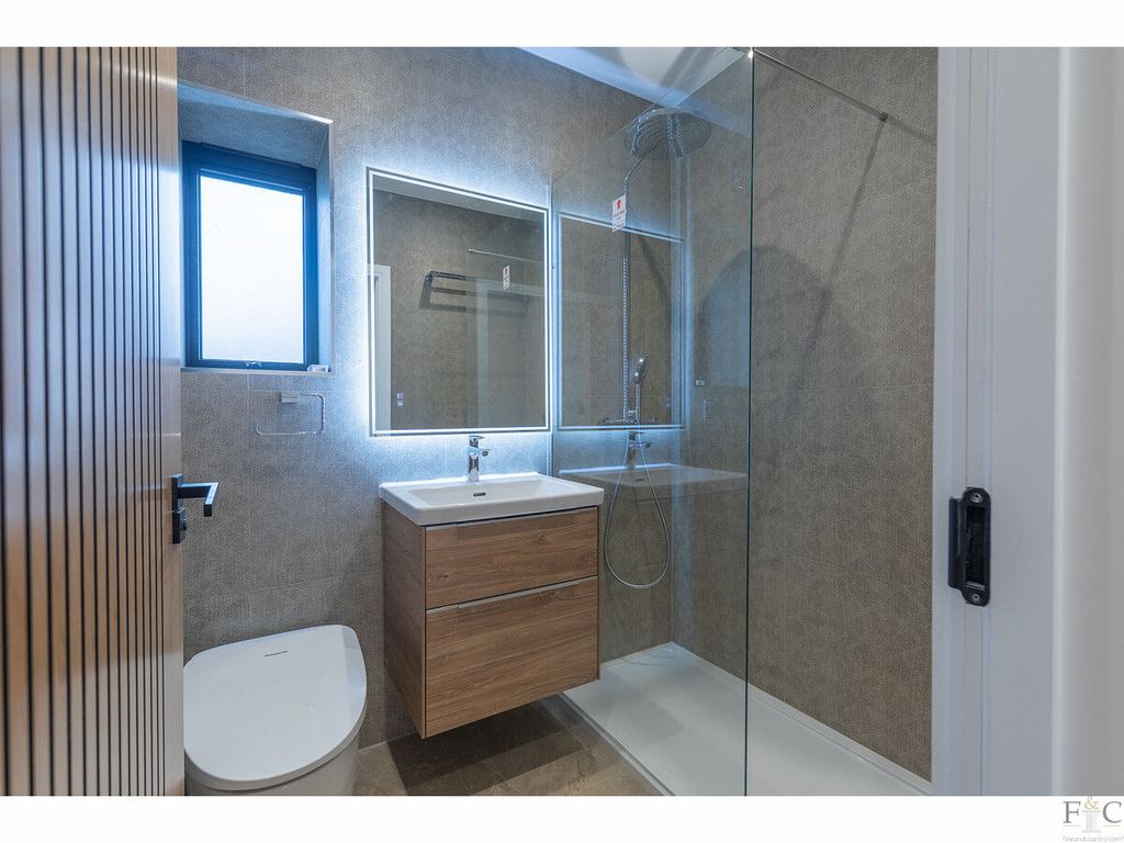 Additional image 12 of 7 bed detached house for saleCarisbrooke Road, Leicester LE2
