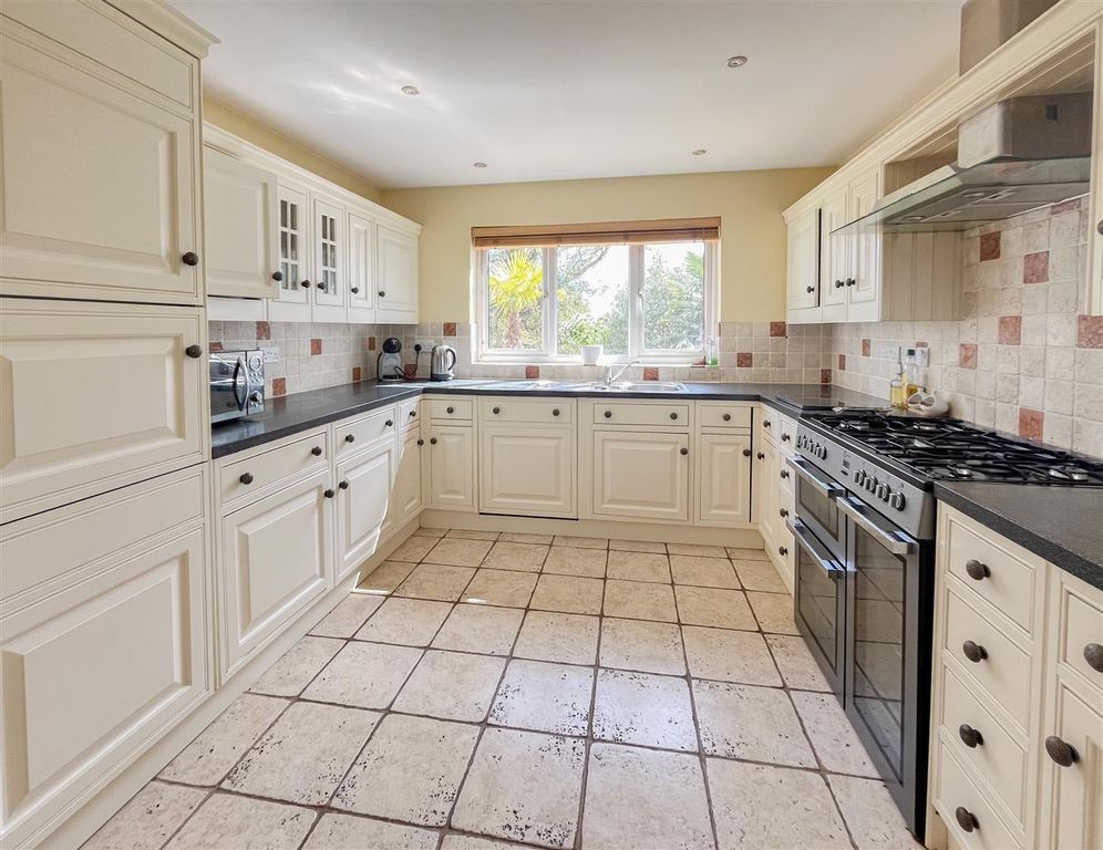 Additional image 5 of 5 bed detached house for saleThorntree Close, Heathfield TN21