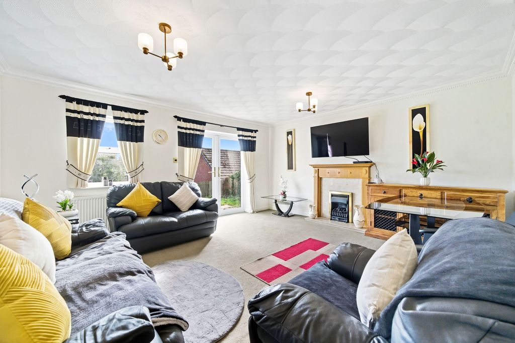 Property photo 2 of 24