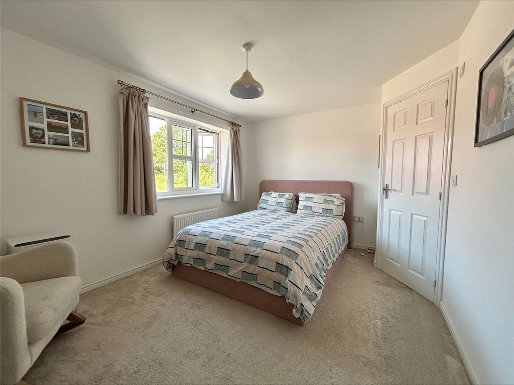 Property photo 2 of 14 Picture No. 16