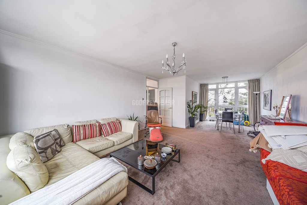 Property photo 2 of 19
