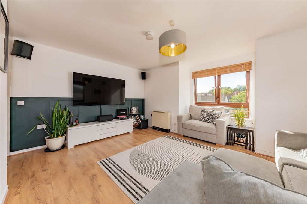 Property photo 3 of 15 18 Rockwell Place Dundee-9.Jpg