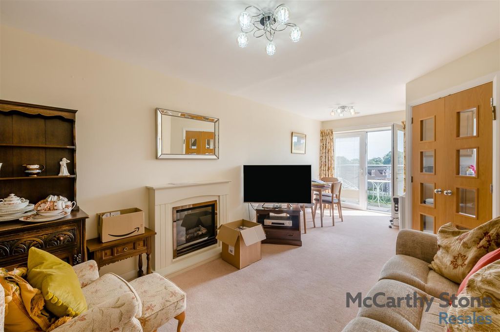 Property photo 2 of 22 8660407-Interior06.Jpg