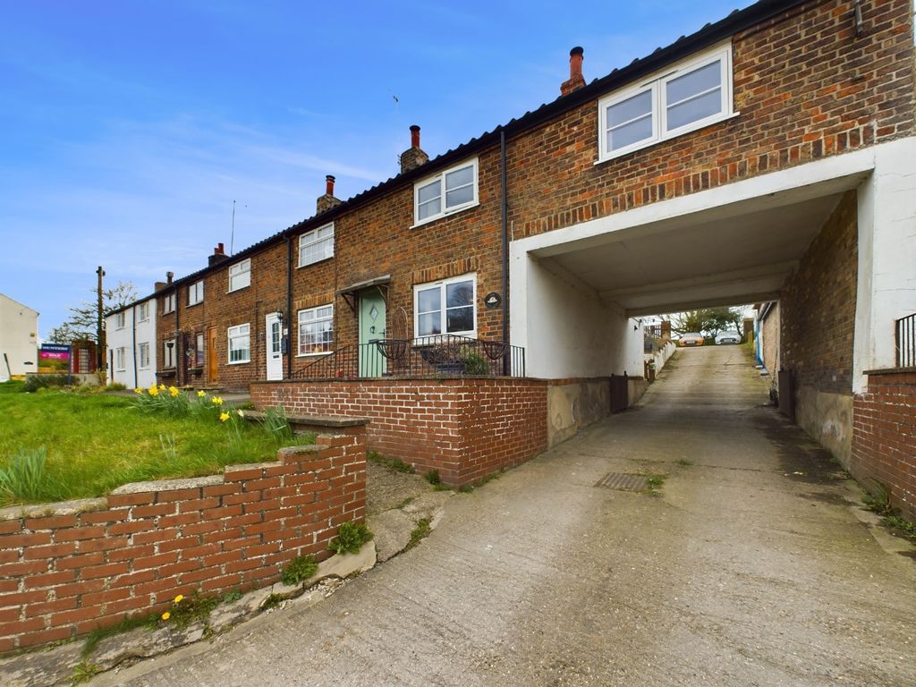 Property photo 2 of 33 3424813