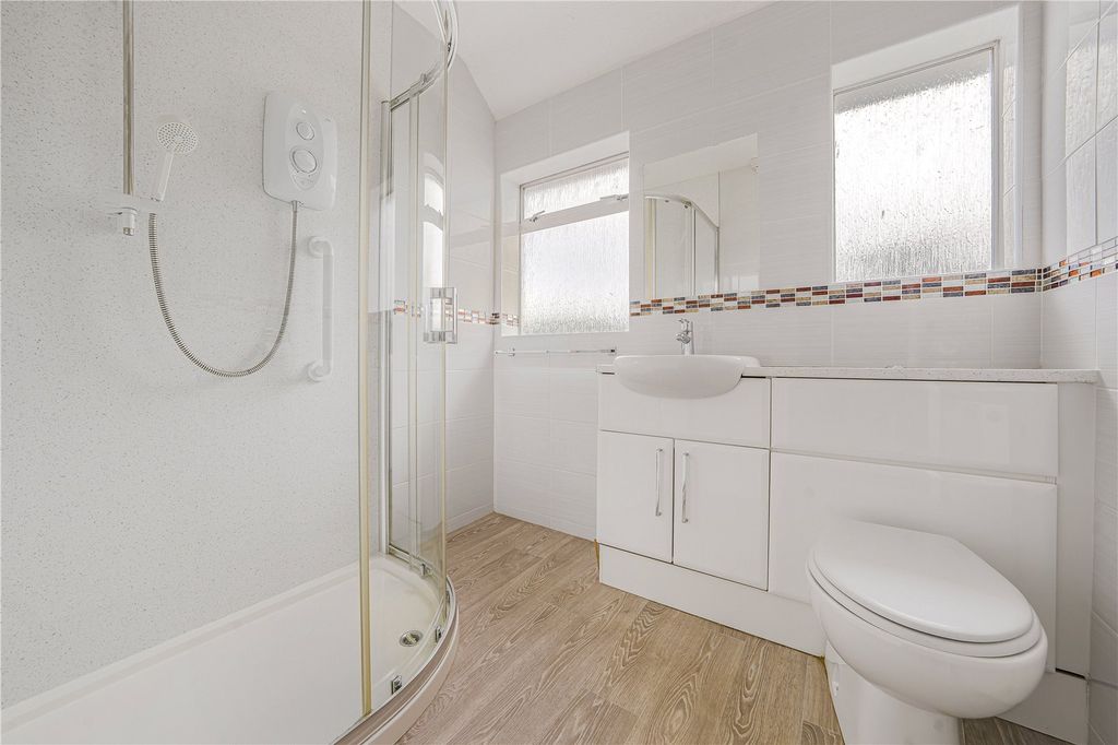 Property photo 3 of 12 Bathroom