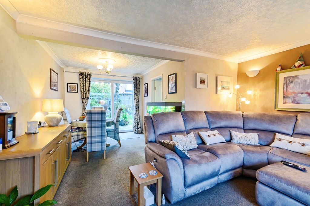 Property photo 2 of 12 Living Room